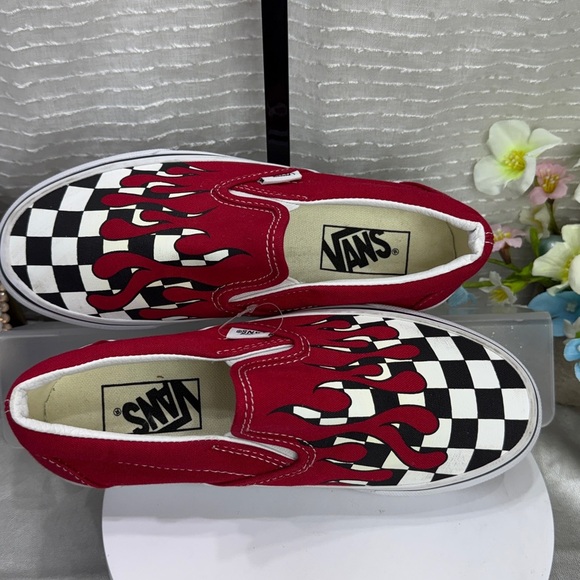(S0)Vans Classic Checker Red
Blood Drip Sneakers, size 4.5 men's, size 6 women's - Picture 6 of 9